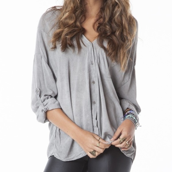 Brandy Melville Tops - Brandy Melville Estelle Top